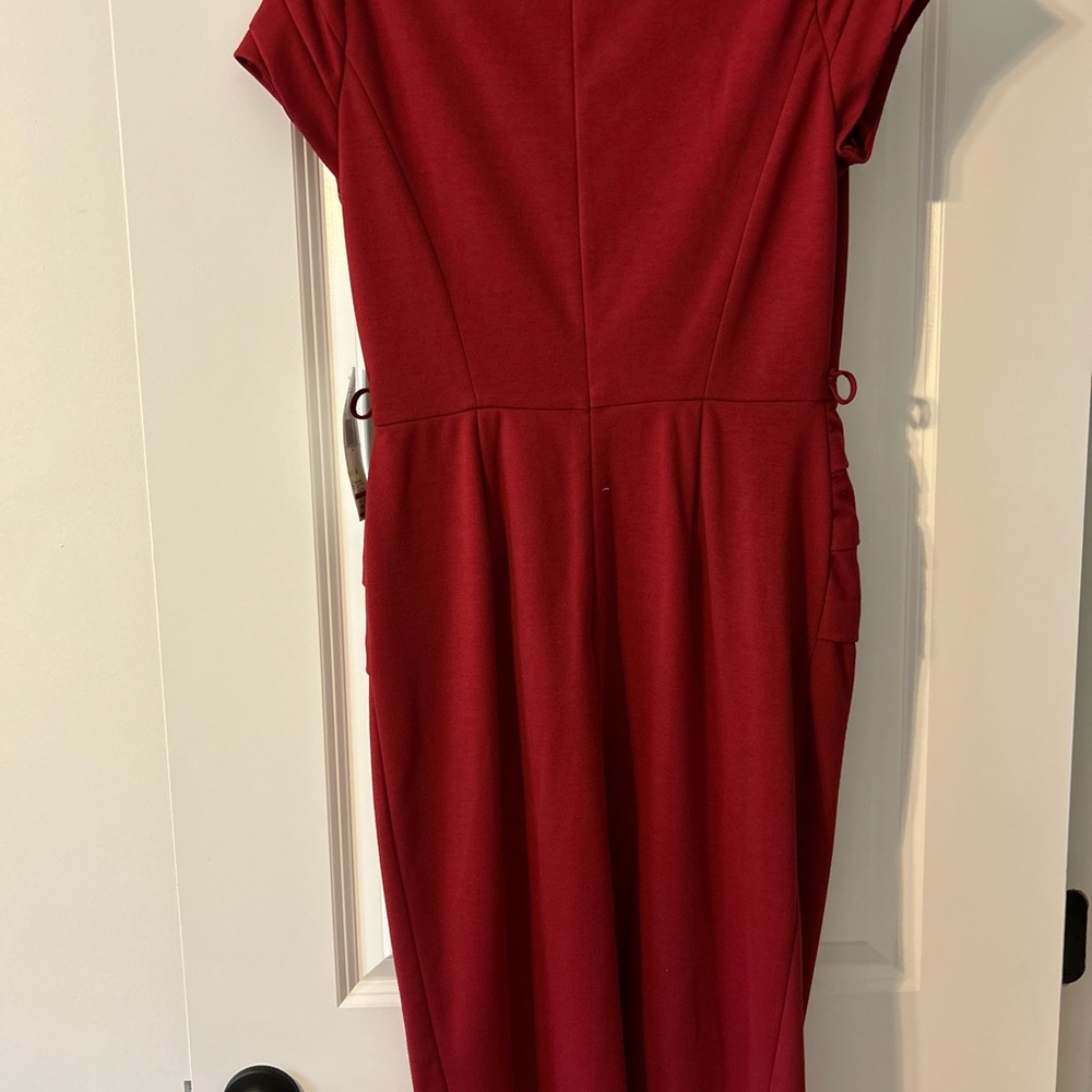 Evan Picone Deep Red Sheath Dress with Cap Sleeves and Bateau Neckline - Picture 3 of 6
